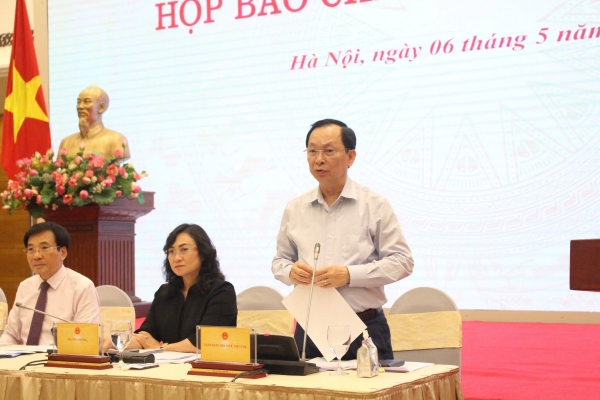 Họp báo